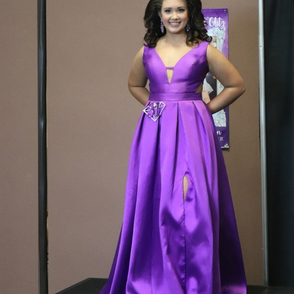 Jovani gown - Picture 3 of 4